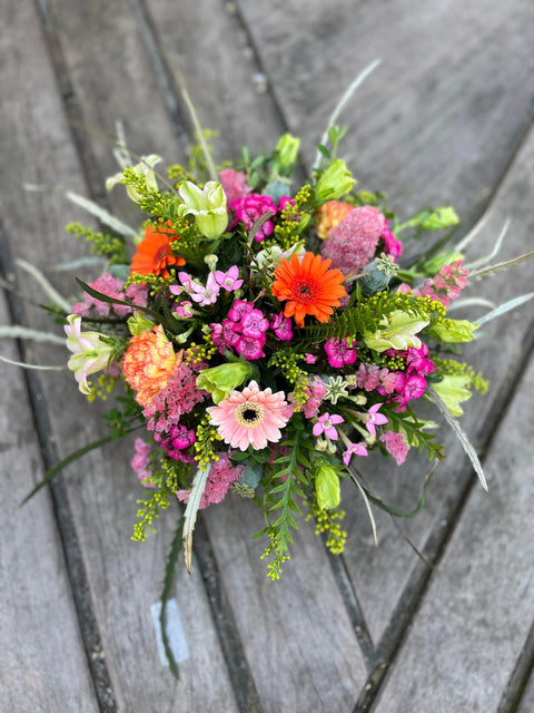 VERSE BLOEMEN - bloemstuk met zomerse kleuren