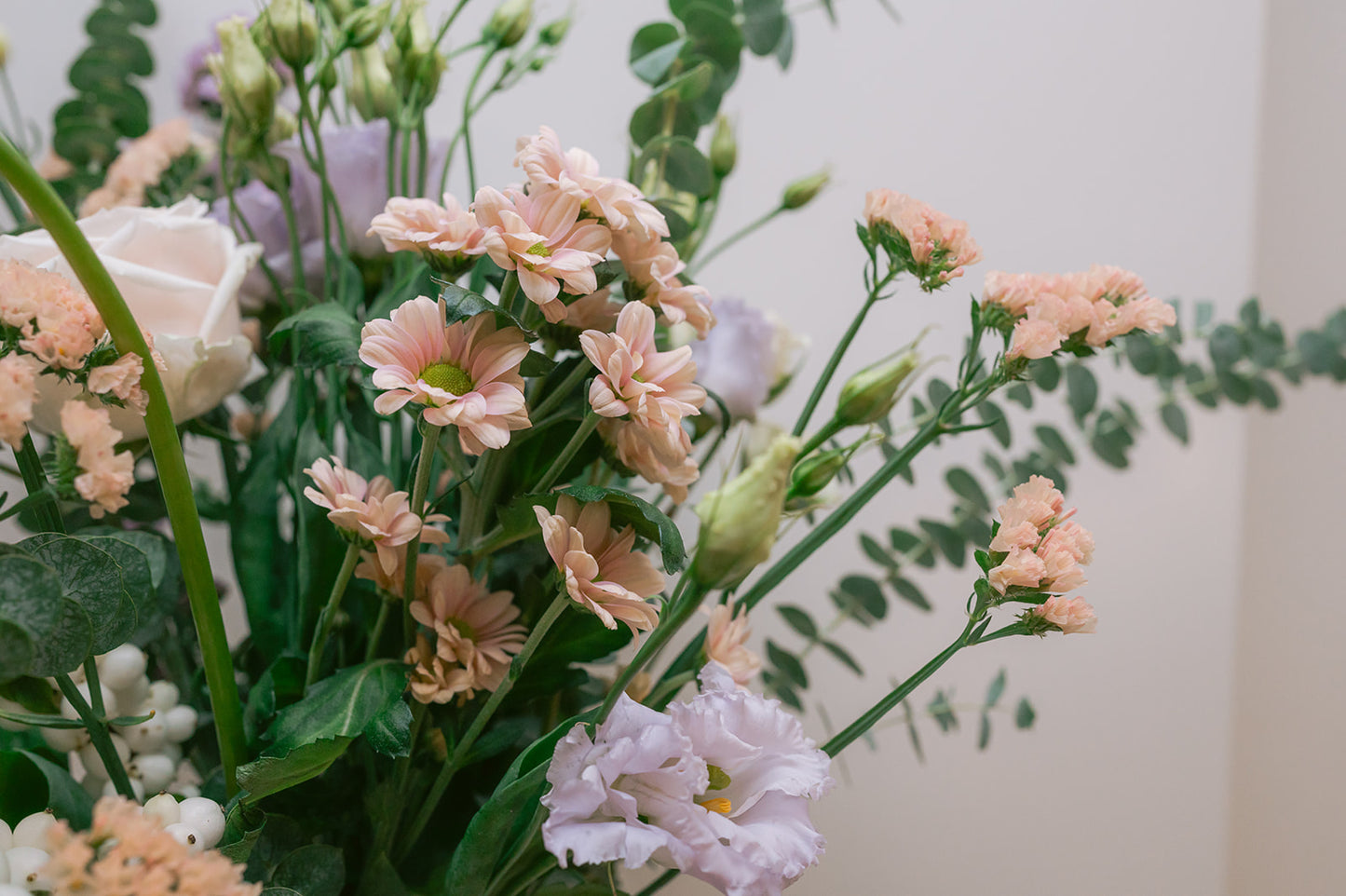 VERSE BLOEMEN - Veldboeket pastel met seizoensbloemen