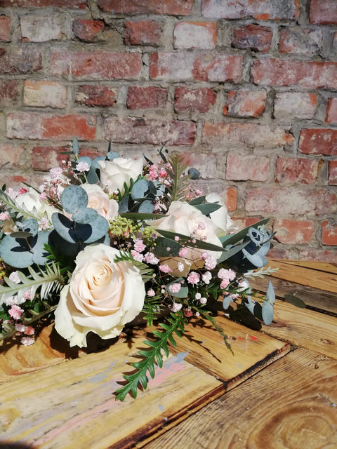 VERSE BLOEMEN - rond bloemstuk met rozen