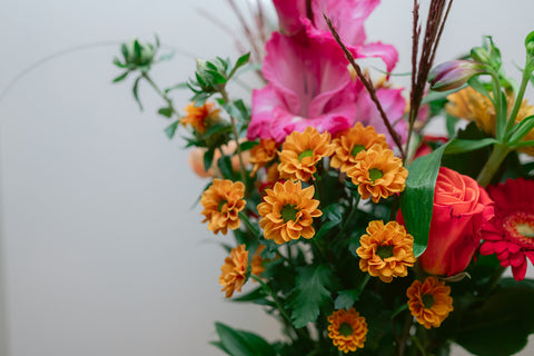 VERSE BLOEMEN - Veldboeket met felle zomerse tinten