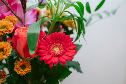 VERSE BLOEMEN - Veldboeket met felle zomerse tinten